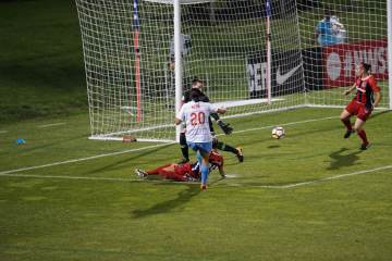 1分！英超落魄豪门对决，热刺平一场可保级，切尔西将无缘欧冠（配图示意）